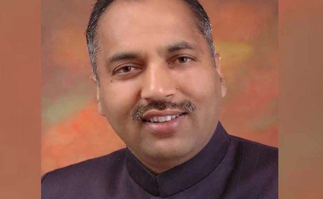 Who is the chief minister of Himachal Pradesh?