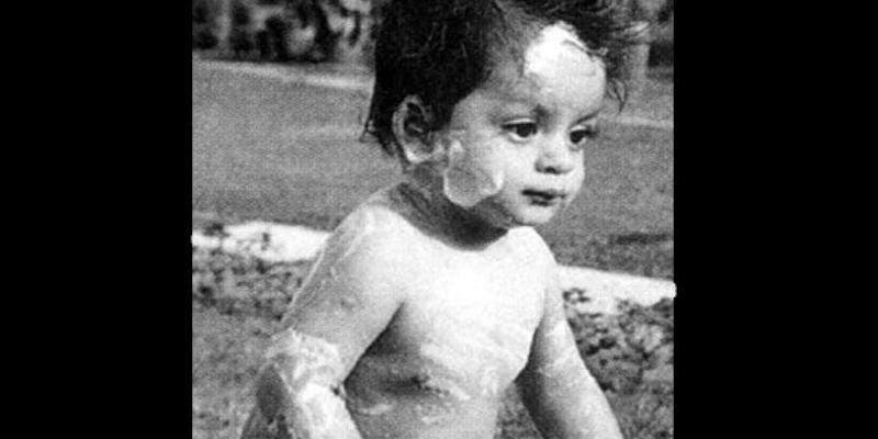 Identify these Bollywood celebrity from their childhood pic?