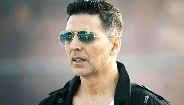 In which movie Akshay Kumar did play the role of Police Officer?