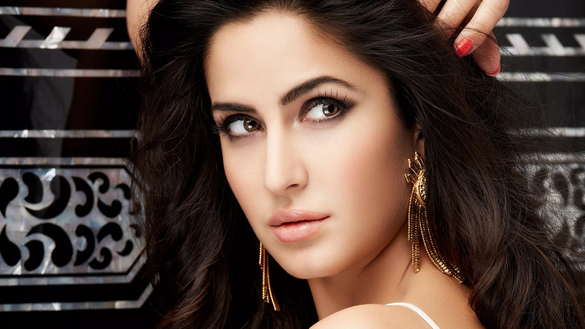 In which movie Katrina Kaif  did play the role of ISI agent?