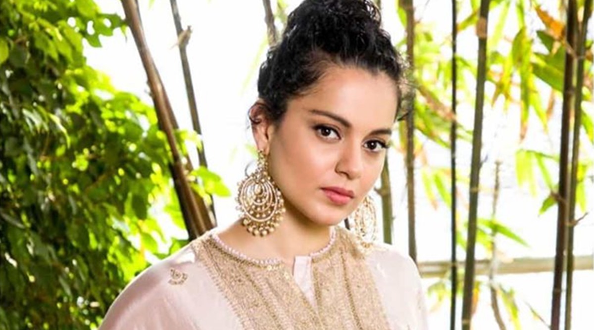 In which movie Kangana Ranaut  did play the role of Rani Lakshmi Bai?