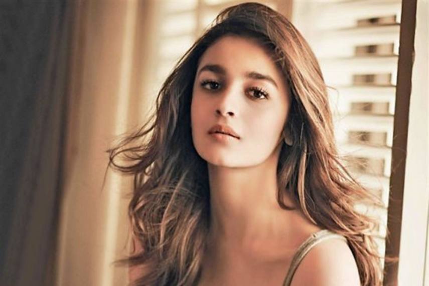 In which movie Alia Bhatt did play the role of Raw Agent?