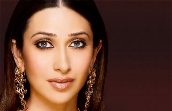 Karishma Kapoor split up with ______ and went on to marry Sanjay kapur.