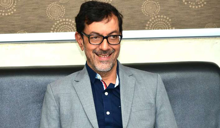 Which film did Kapoor and Sons hero, Rajat Kapoor make as a director ?