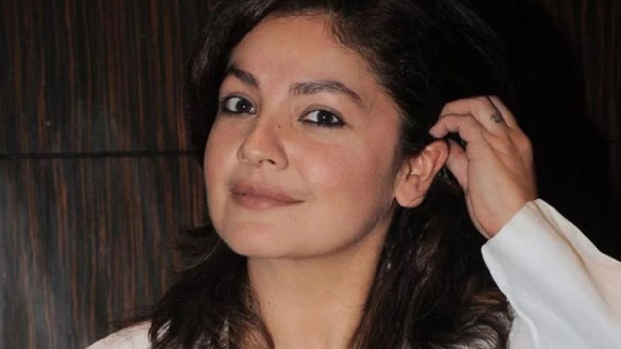 Guess what was Pooja Bhatt's movie as a director ?