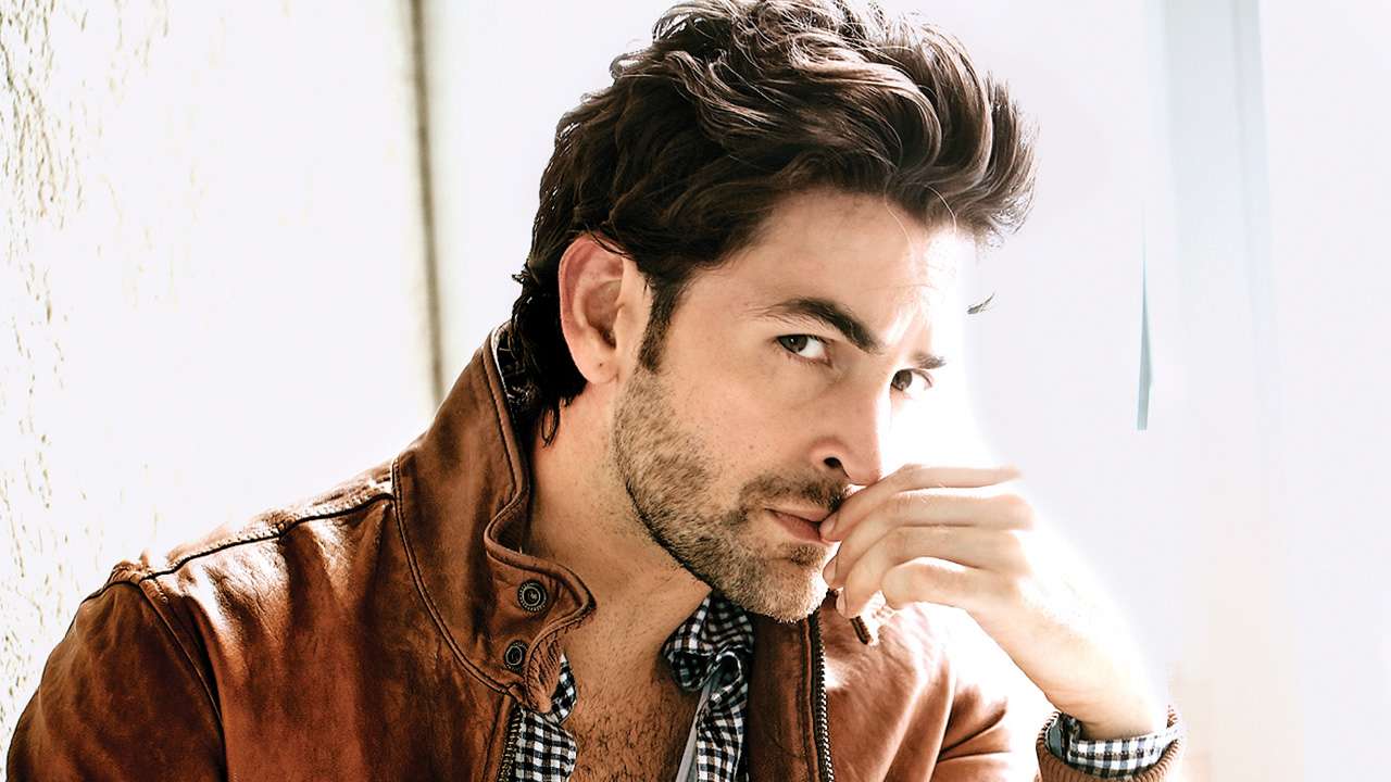 Â  Â Â Which of these songs is sung by Neil Nitin Mukesh?Â 